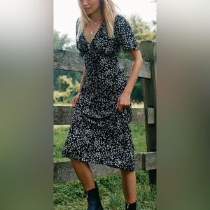 Reformation Tyra Short-Sleeve V-Neck Midi Dress